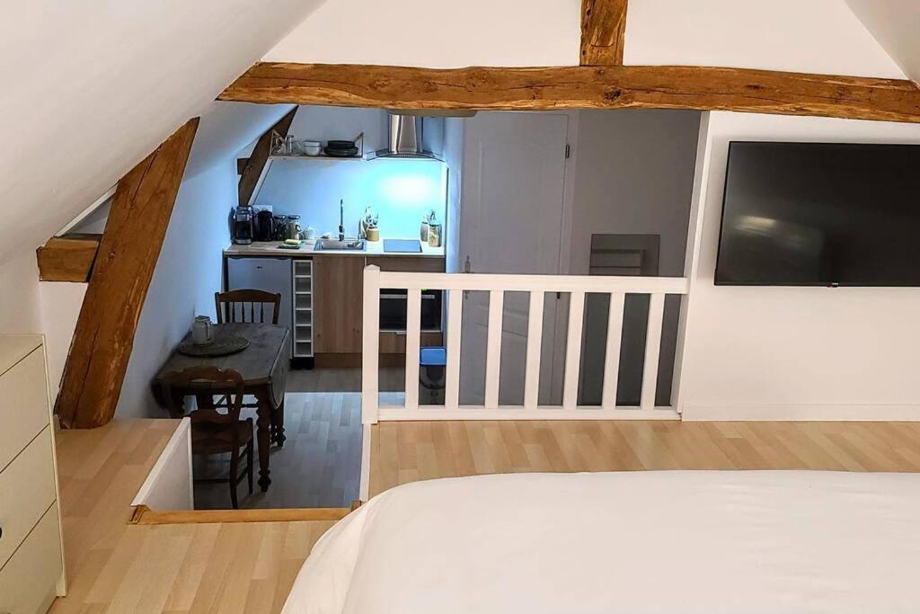 Le Petit Lavoir - Joli Studio A Mayet Exteriör bild