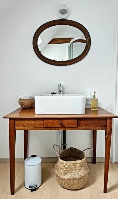 Le Petit Lavoir - Joli Studio A Mayet Exteriör bild
